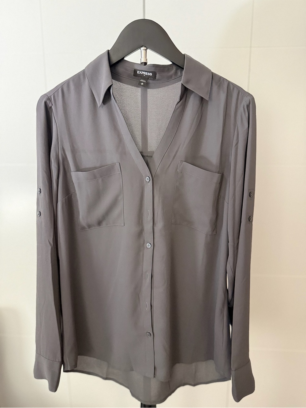 Express Women’s Gray Long-Sleeve Button-Up Shirt
